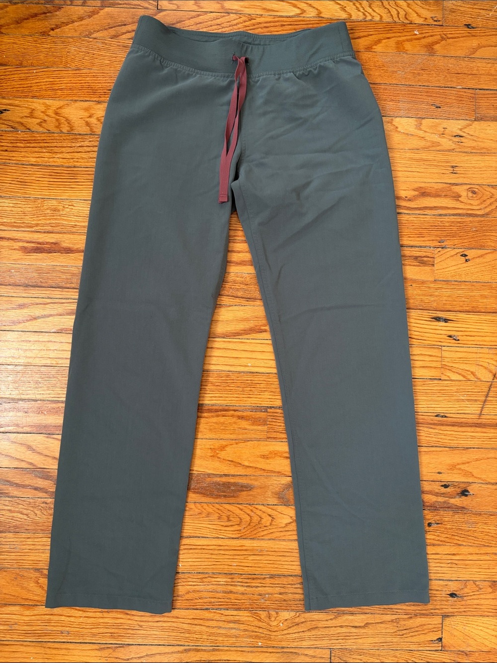 FIGS Bonsai Green Livingston Scrub Pant + Light Red Tie - Original Waist Height